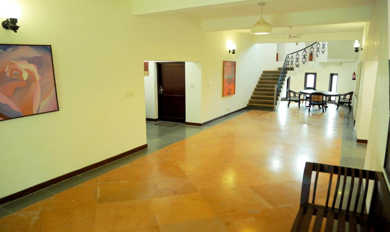 Estuary Sarovar Portico Poovar Exterior foto