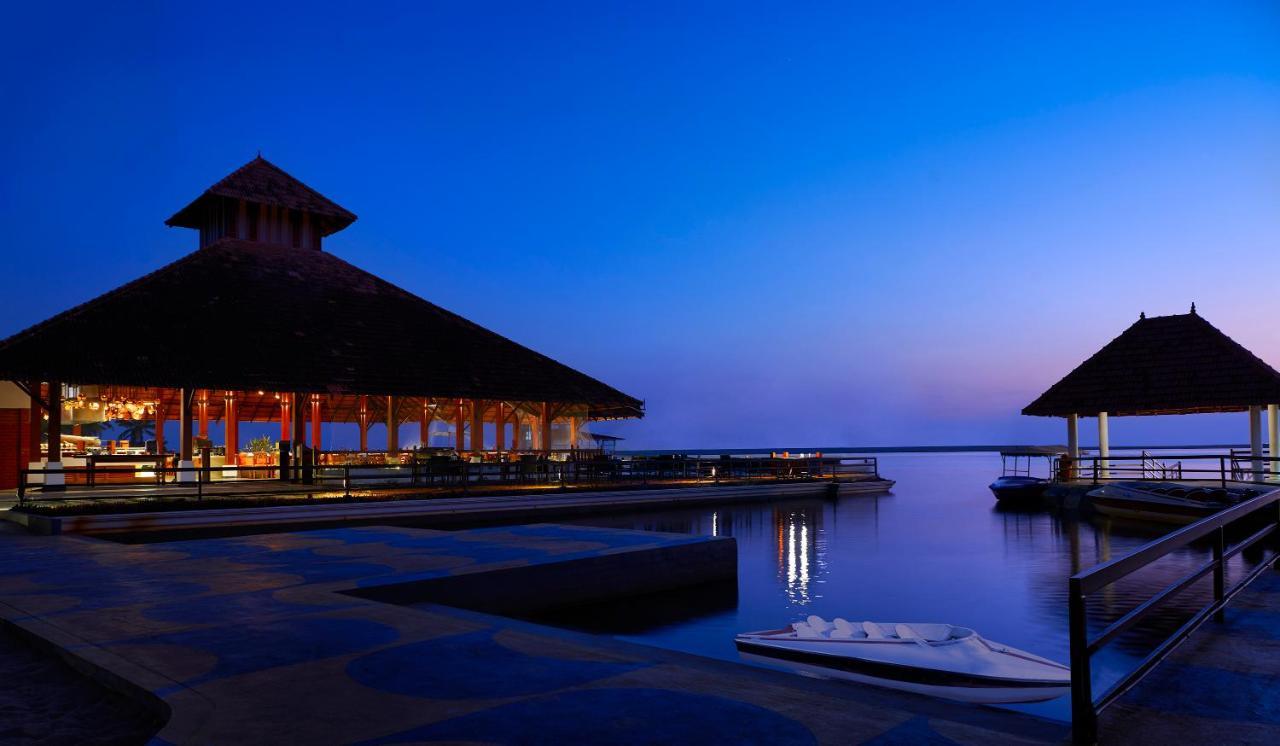 Estuary Sarovar Portico Poovar Exterior foto