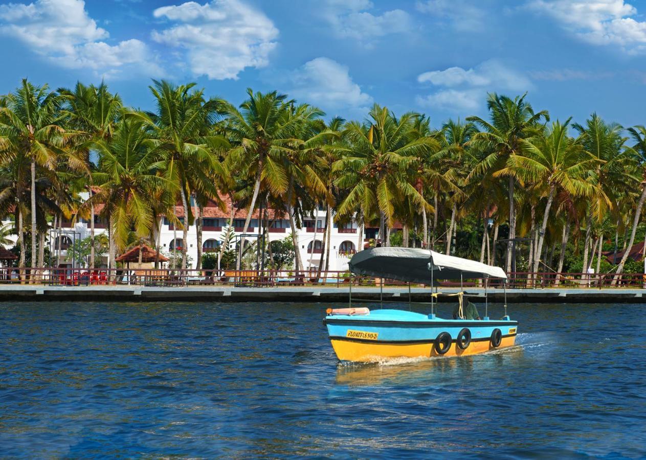 Estuary Sarovar Portico Poovar Exterior foto
