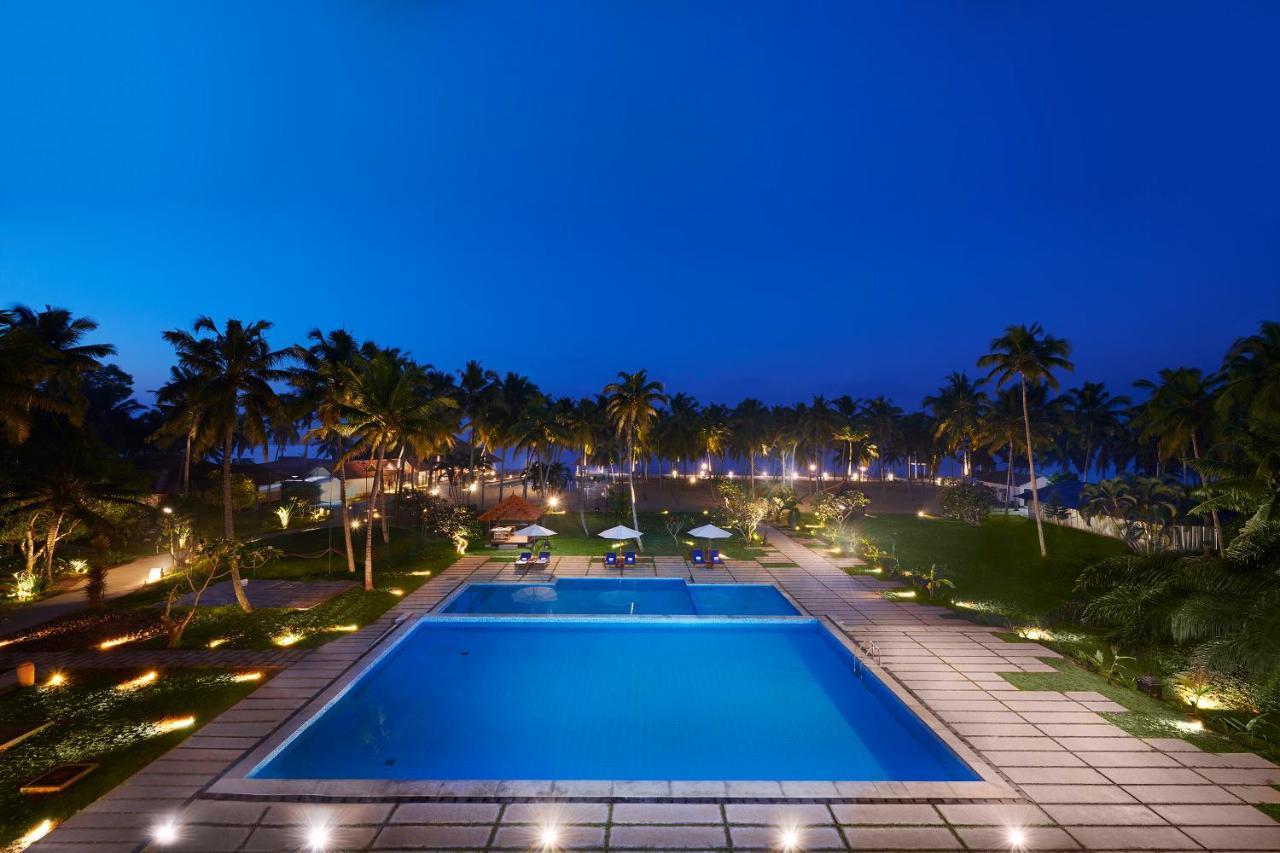 Estuary Sarovar Portico Poovar Exterior foto